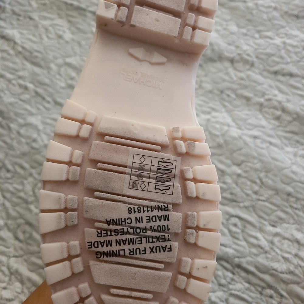 Michael Kors Light Pink Winter Boots - Picture 10 of 13